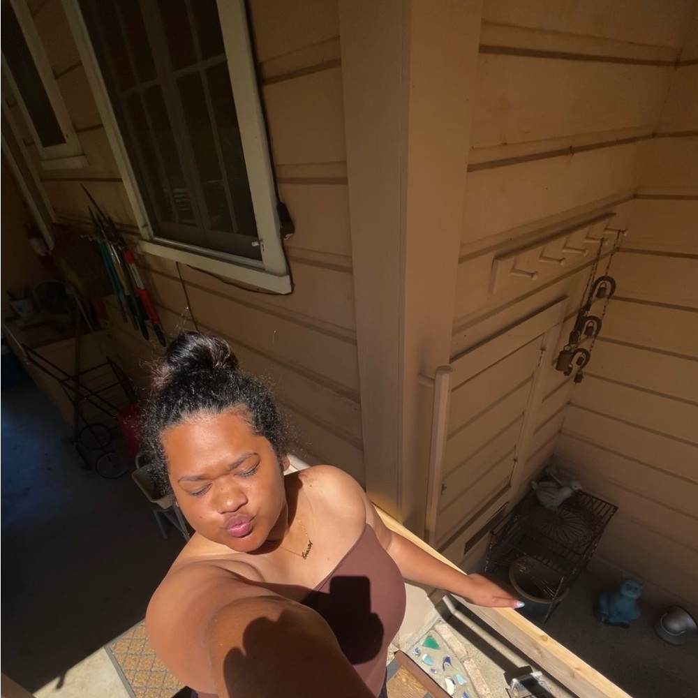 Meet your Posher, Gloria